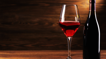 Pinot Noir Guide: History, Taste and Wine Pairings